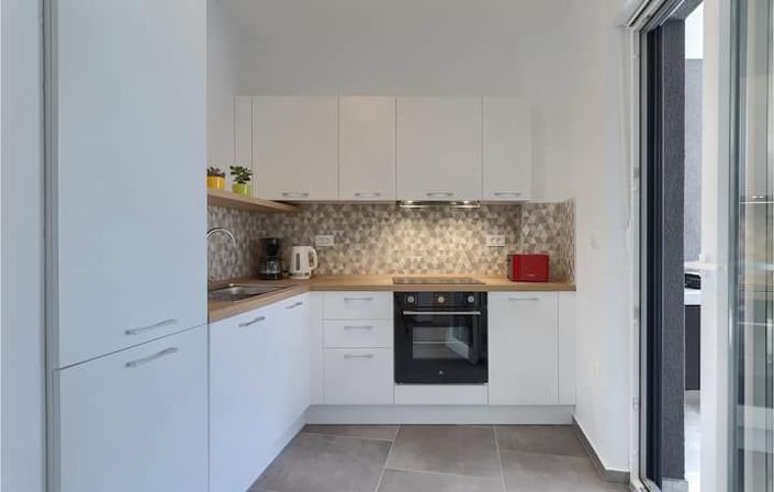 Image No.14-3 Bed Property for sale