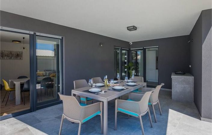 Image No.21-3 Bed Property for sale