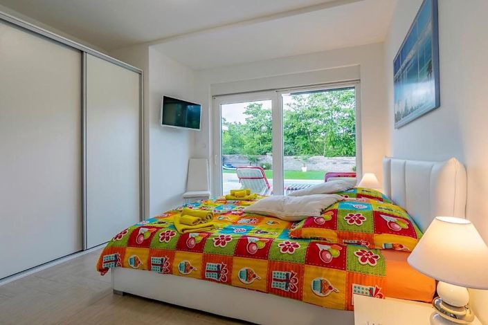 Image No.25-3 Bed Property for sale