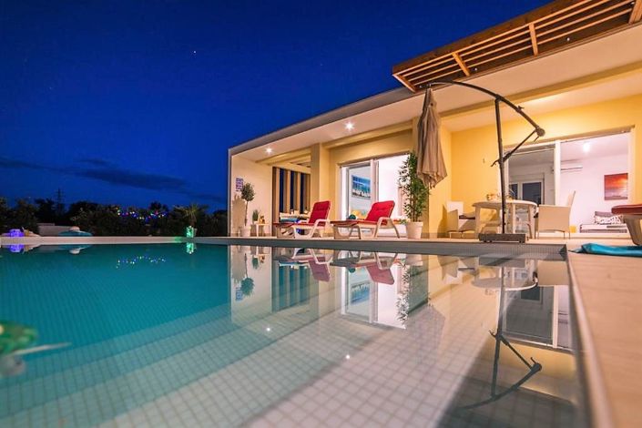 Image No.3-3 Bed Property for sale