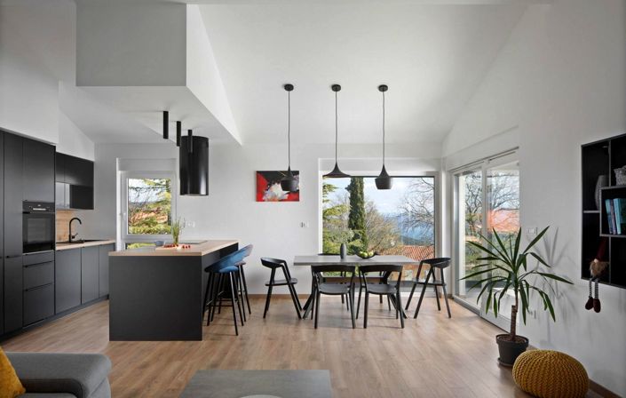 Image No.14-2 Bed Property for sale