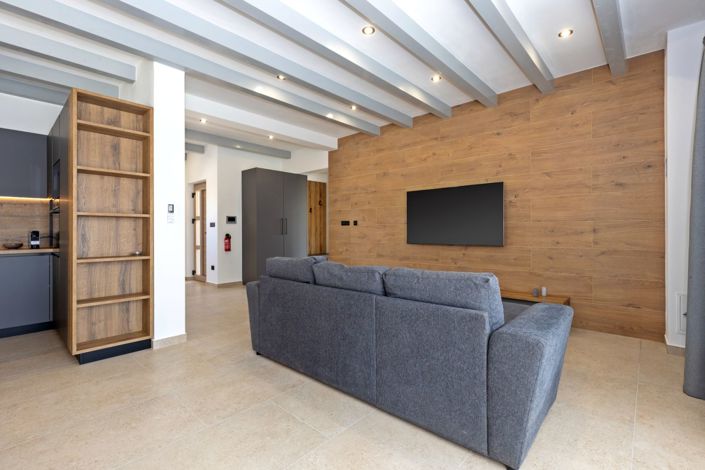 Image No.20-3 Bed Property for sale