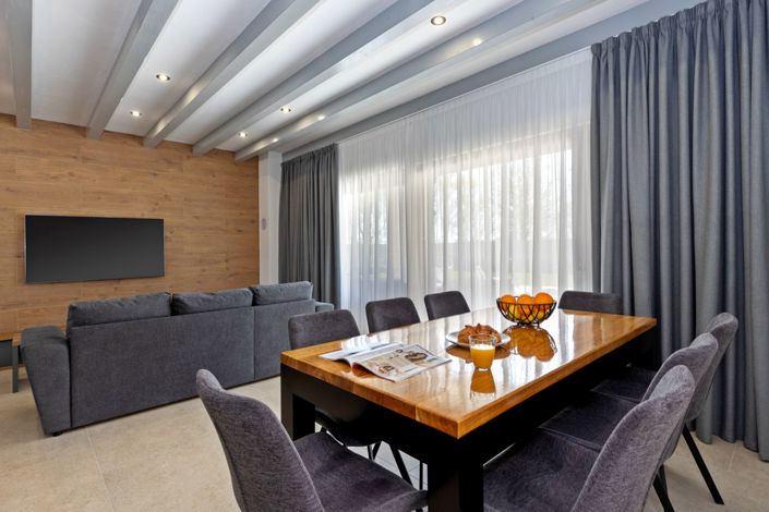 Image No.21-3 Bed Property for sale