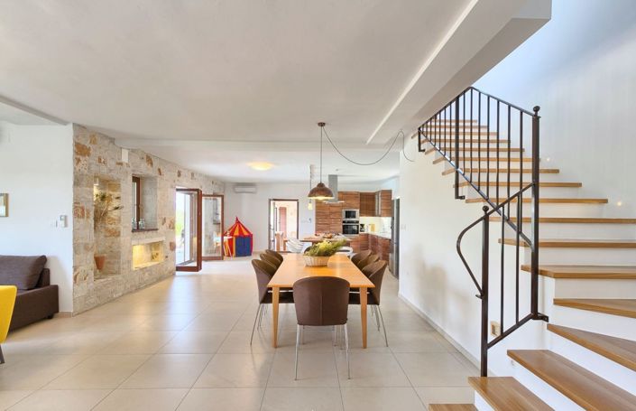 Image No.16-3 Bed Property for sale