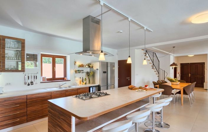 Image No.19-3 Bed Property for sale