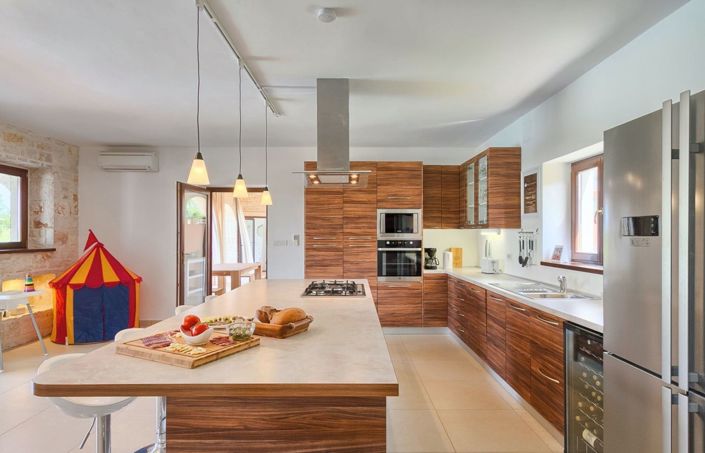 Image No.23-3 Bed Property for sale