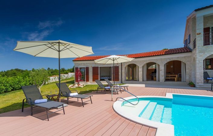 Image No.3-3 Bed Property for sale