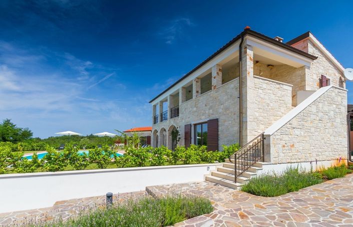 Image No.8-3 Bed Property for sale