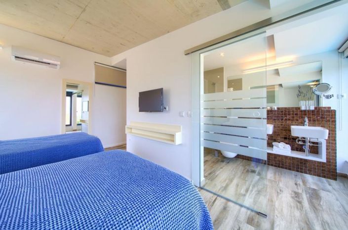 Image No.15-3 Bed Property for sale