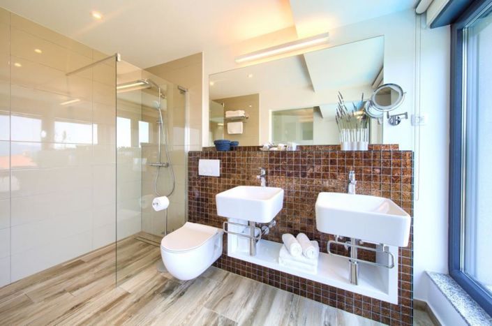 Image No.17-3 Bed Property for sale