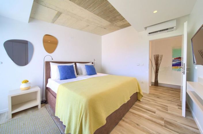 Image No.19-3 Bed Property for sale