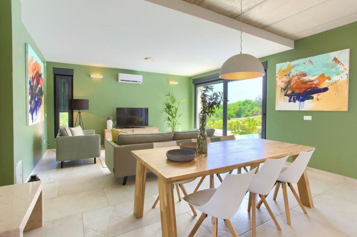 Image No.8-3 Bed Property for sale