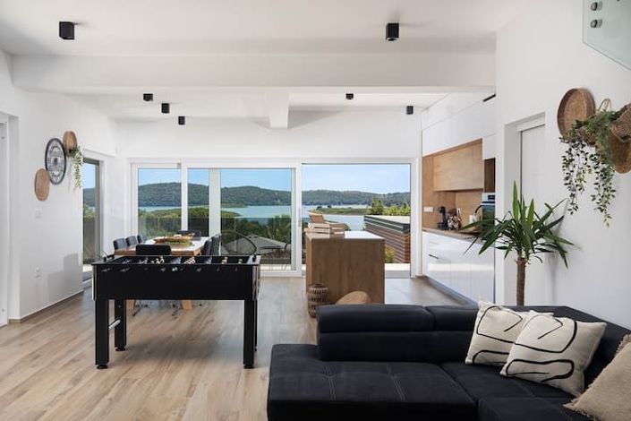 Image No.15-3 Bed Property for sale