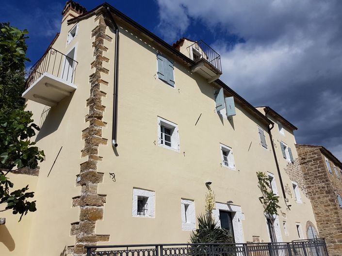 Image No.17-6 Bed Property for sale