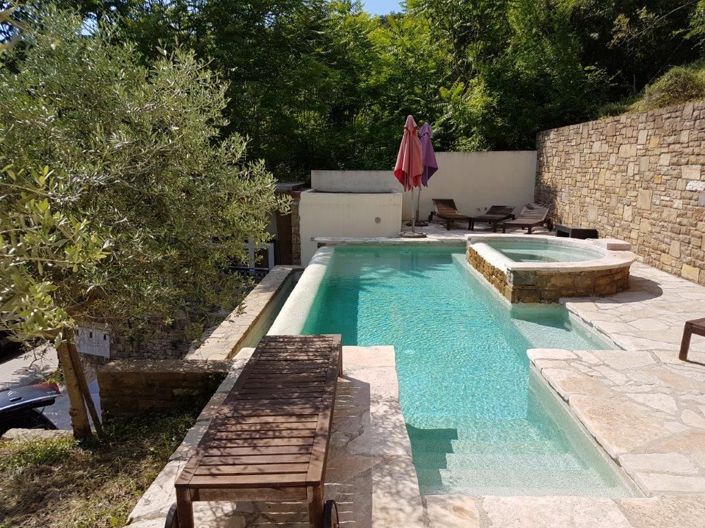 Image No.20-6 Bed Property for sale