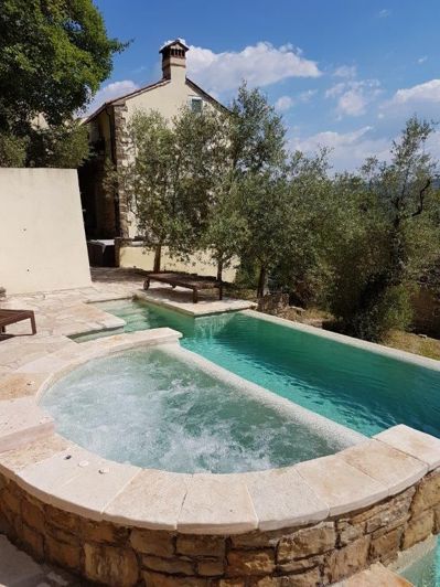 Image No.21-6 Bed Property for sale