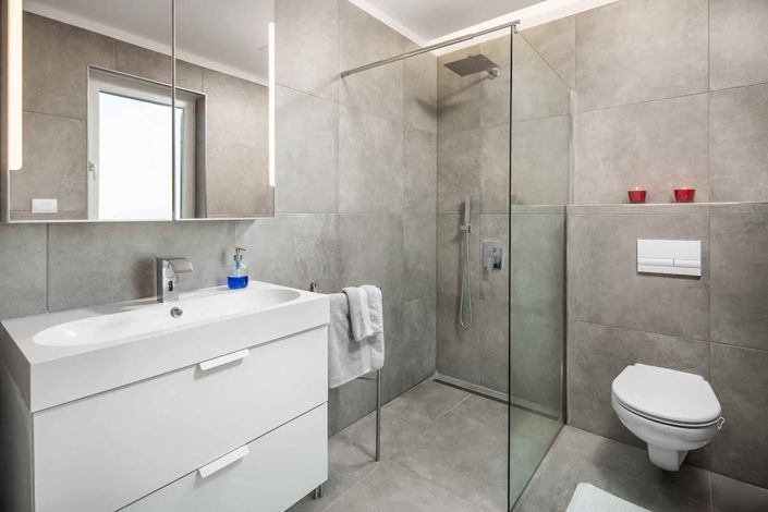 Image No.17-3 Bed Property for sale