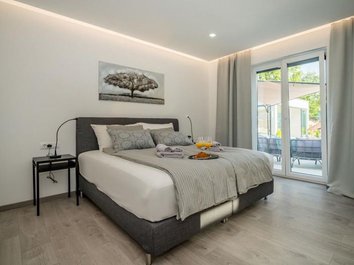 Image No.18-3 Bed Property for sale