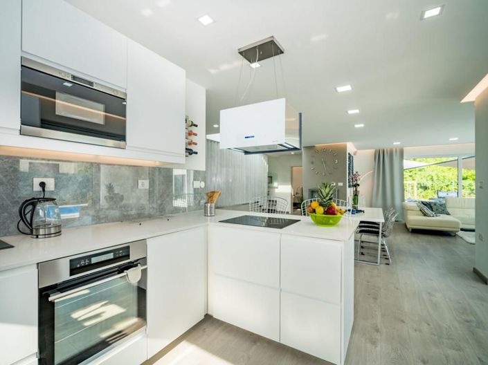 Image No.5-3 Bed Property for sale