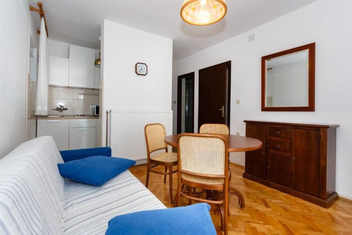 Image No.7-7 Bed Property for sale