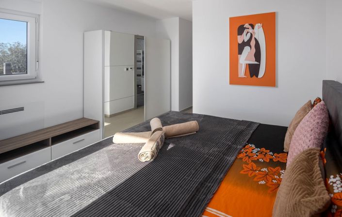 Image No.16-4 Bed Property for sale