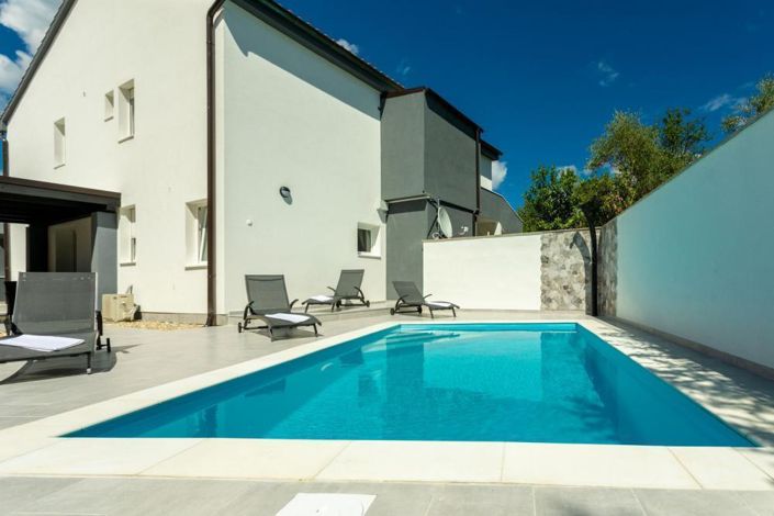 Image No.1-3 Bed Property for sale