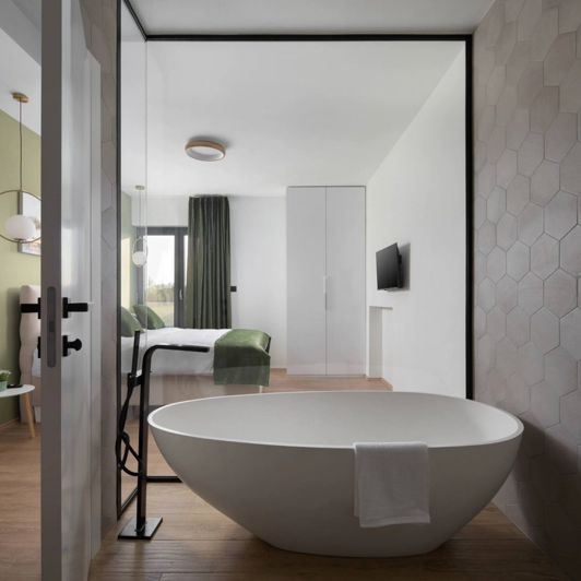 Image No.13-4 Bed Property for sale