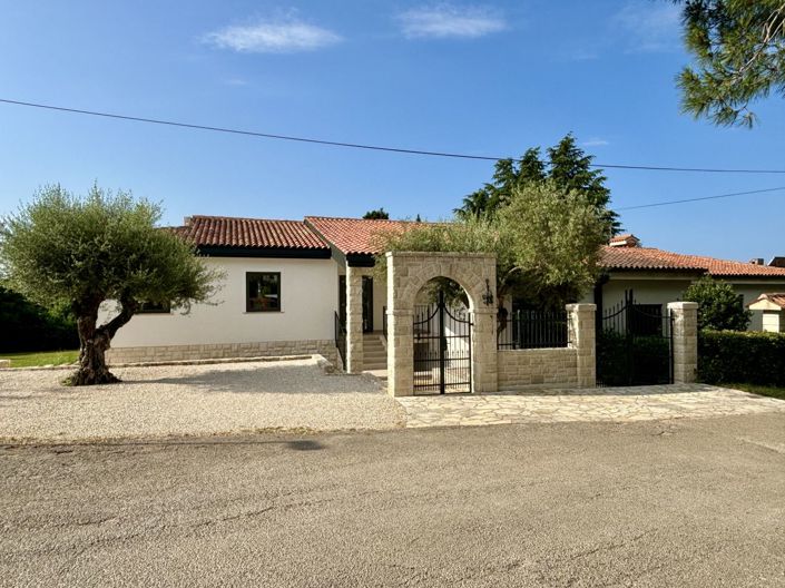 Image No.6-5 Bed Property for sale