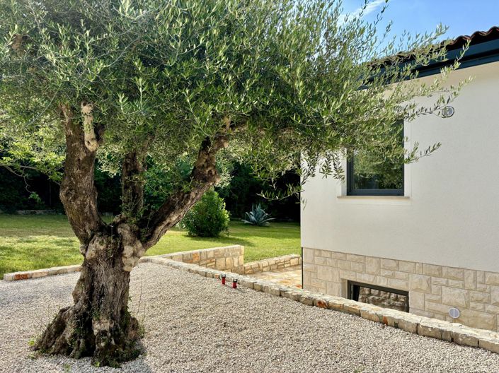 Image No.7-5 Bed Property for sale