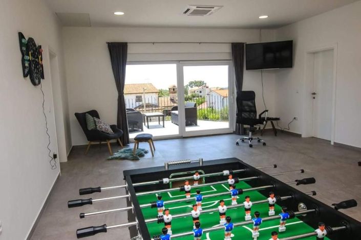 Image No.19-5 Bed Property for sale