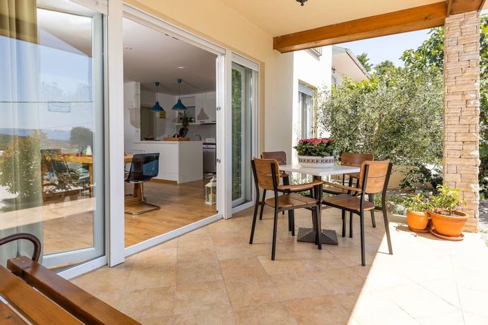 Image No.11-4 Bed Property for sale