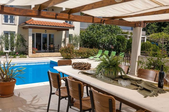 Image No.14-4 Bed Property for sale