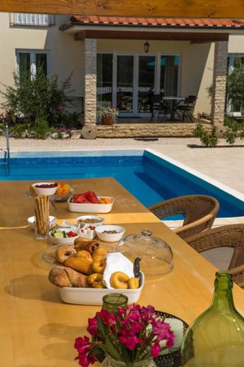 Image No.15-4 Bed Property for sale