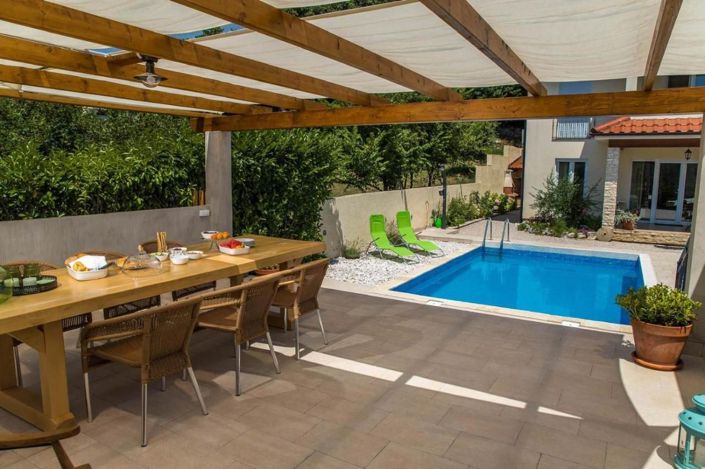 Image No.16-4 Bed Property for sale