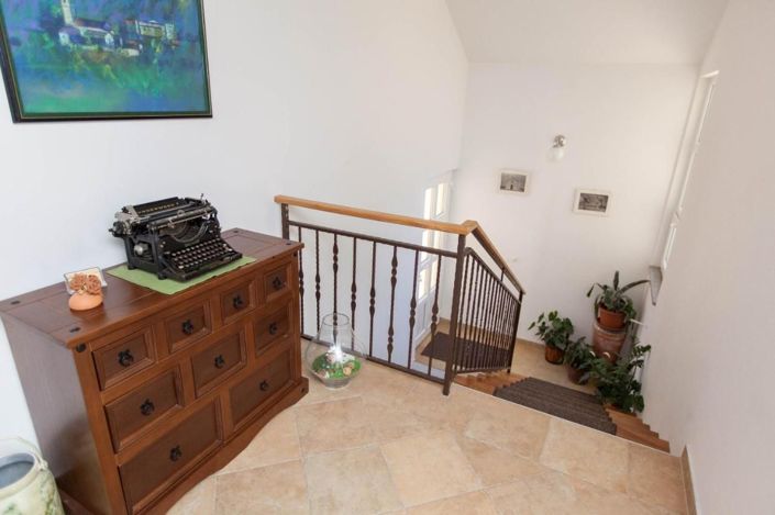 Image No.20-4 Bed Property for sale