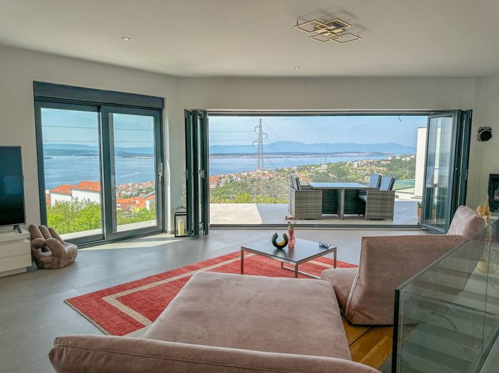 Image No.3-5 Bed Property for sale