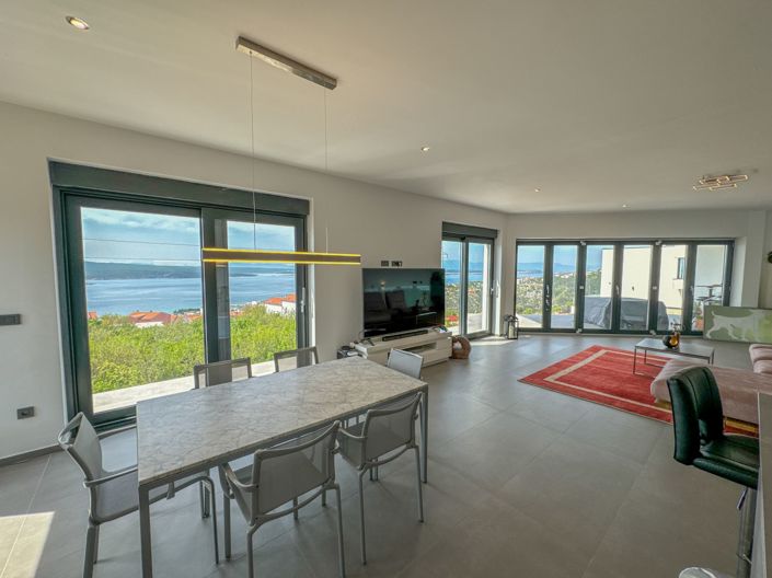 Image No.5-5 Bed Property for sale