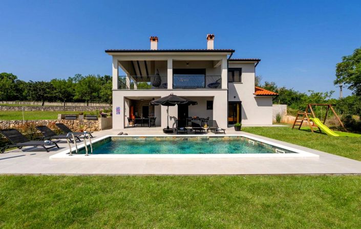 Image No.1-4 Bed Property for sale