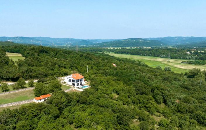 Image No.2-4 Bed Property for sale