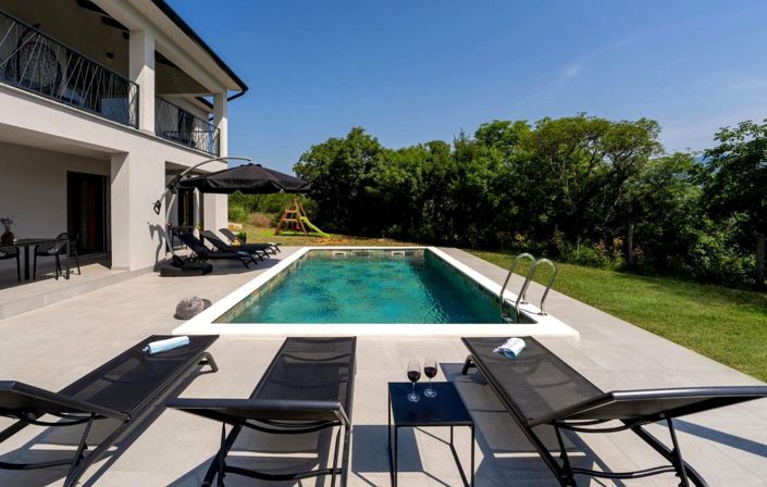 Image No.7-4 Bed Property for sale