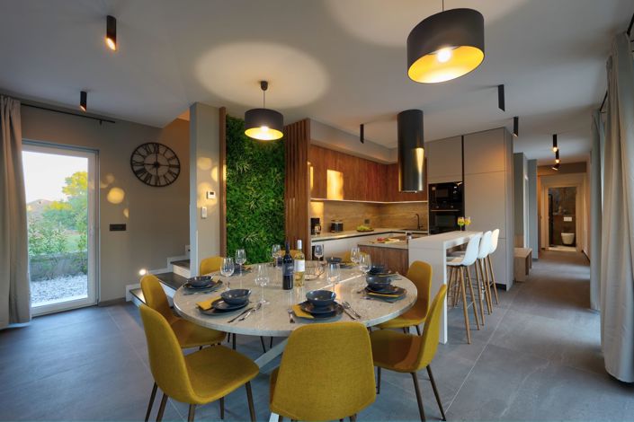 Image No.10-4 Bed Property for sale