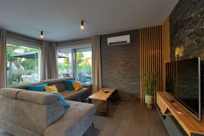 Image No.14-4 Bed Property for sale