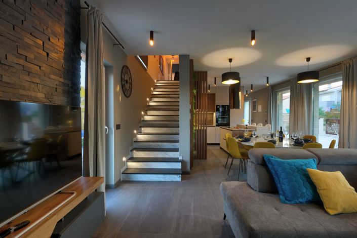 Image No.15-4 Bed Property for sale