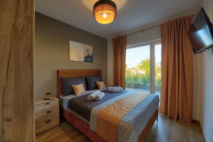 Image No.18-4 Bed Property for sale