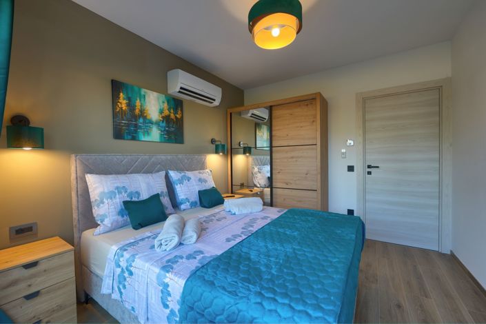 Image No.22-4 Bed Property for sale