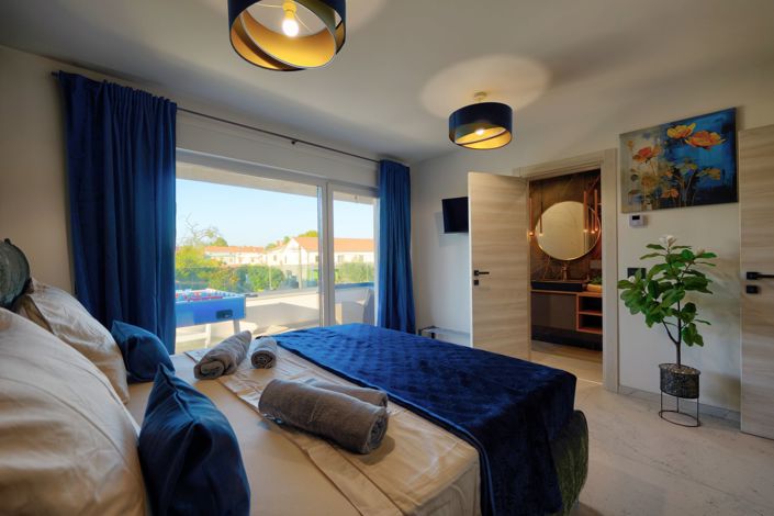 Image No.25-4 Bed Property for sale