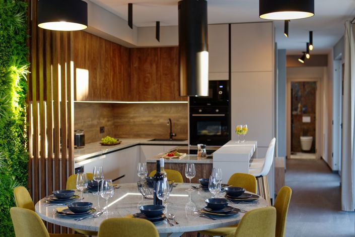 Image No.8-4 Bed Property for sale