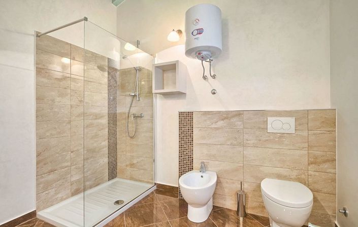 Image No.21-5 Bed Property for sale