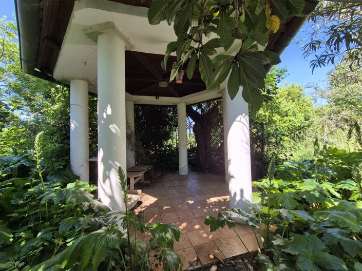 Image No.11-12 Bed Property for sale