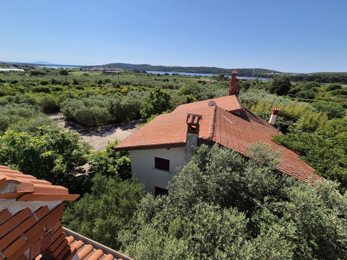 Image No.14-12 Bed Property for sale